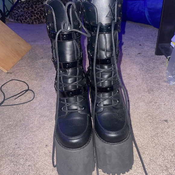 Major Bondage Demonias - Picture 3 of 5